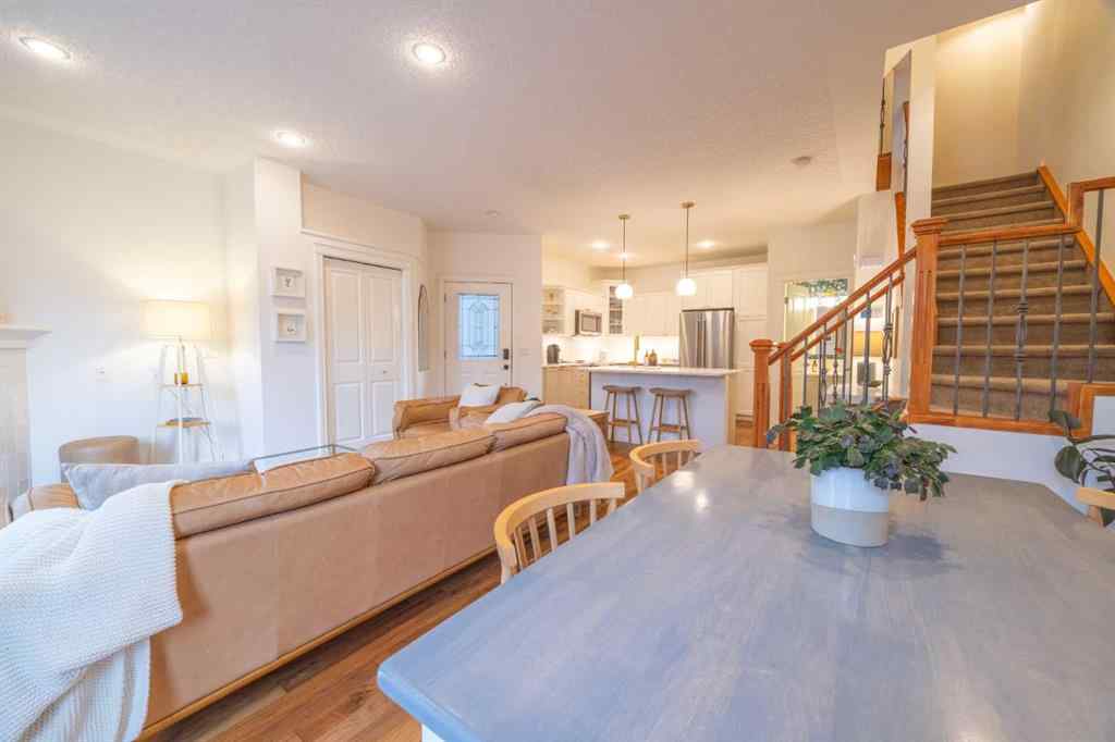 MLS® A2261431 - Unit #2 3423 5 Avenue NW in Parkdale Calgary, Residential