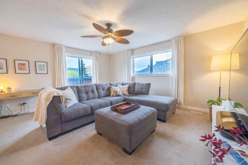 MLS® A2261431 - Unit #2 3423 5 Avenue NW in Parkdale Calgary, Residential
