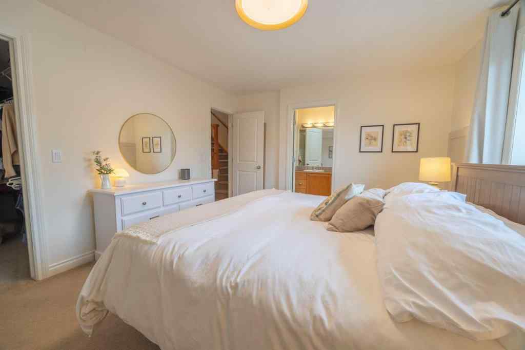 MLS® A2261431 - Unit #2 3423 5 Avenue NW in Parkdale Calgary, Residential