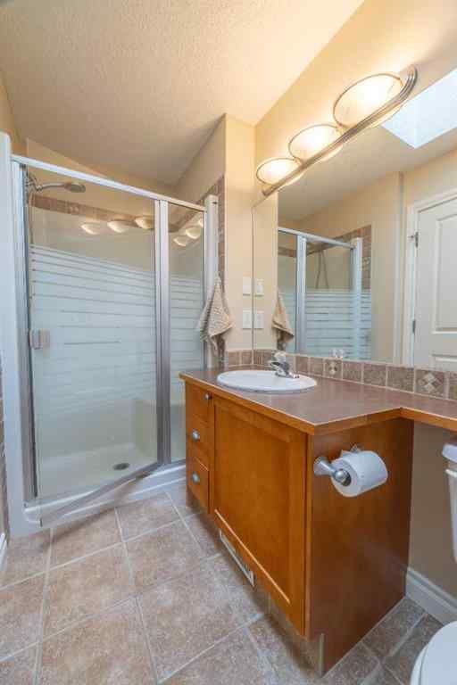 MLS® A2261431 - Unit #2 3423 5 Avenue NW in Parkdale Calgary, Residential