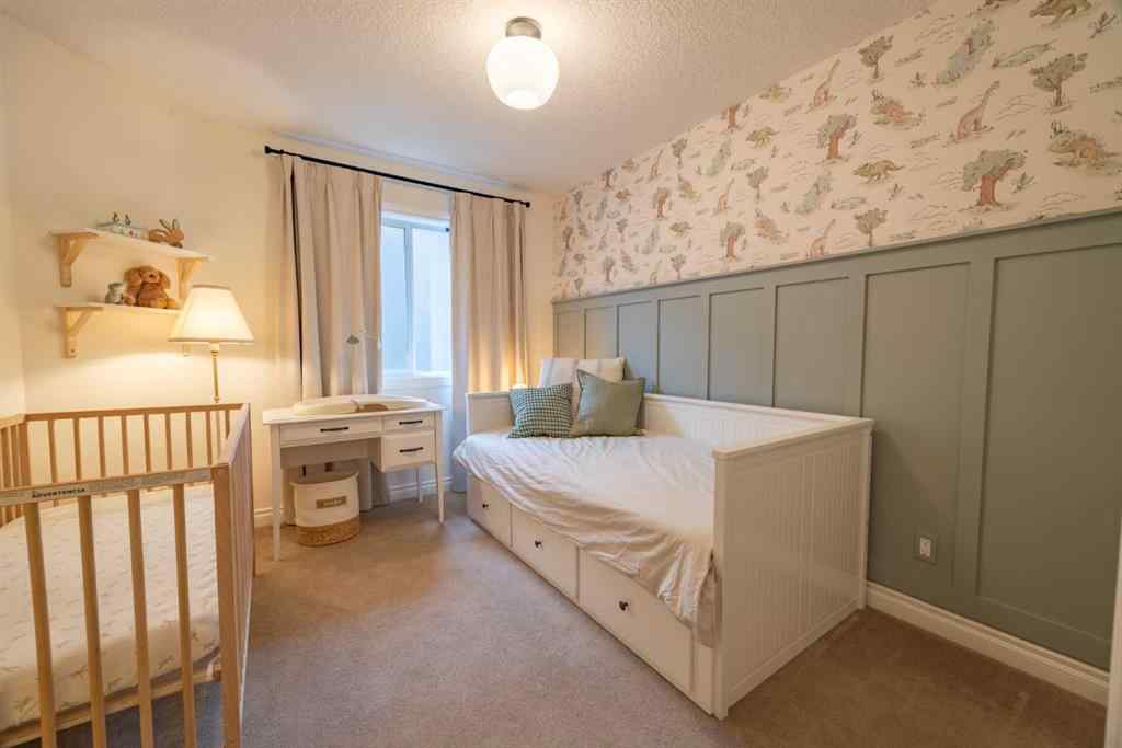 MLS® A2261431 - Unit #2 3423 5 Avenue NW in Parkdale Calgary, Residential