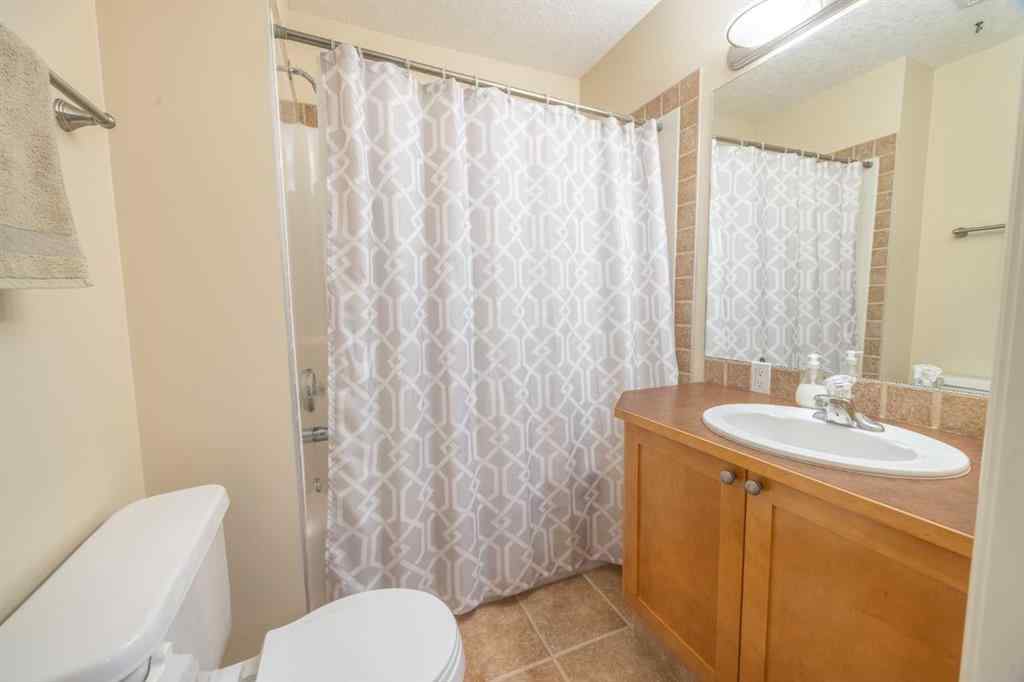 MLS® A2261431 - Unit #2 3423 5 Avenue NW in Parkdale Calgary, Residential