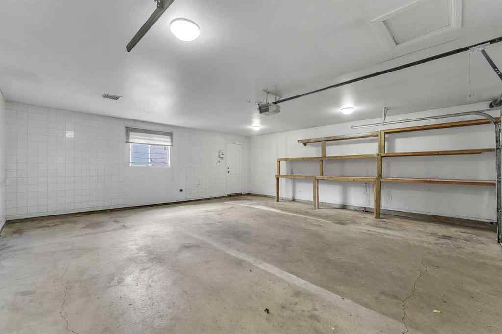 MLS® A2261477 - 992 Rundlecairn Way NE in Rundle Calgary, Residential