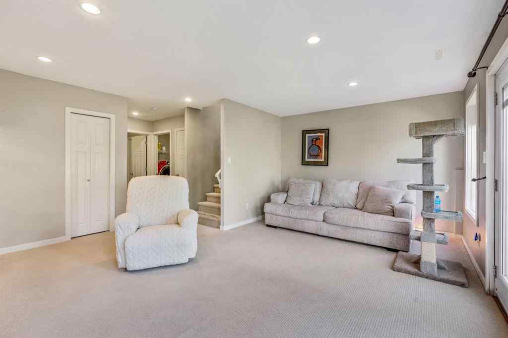 MLS® A2261488 - 609 Sunridge Crescent W in Sunridge Lethbridge, Residential