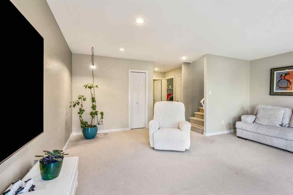 MLS® A2261488 - 609 Sunridge Crescent W in Sunridge Lethbridge, Residential