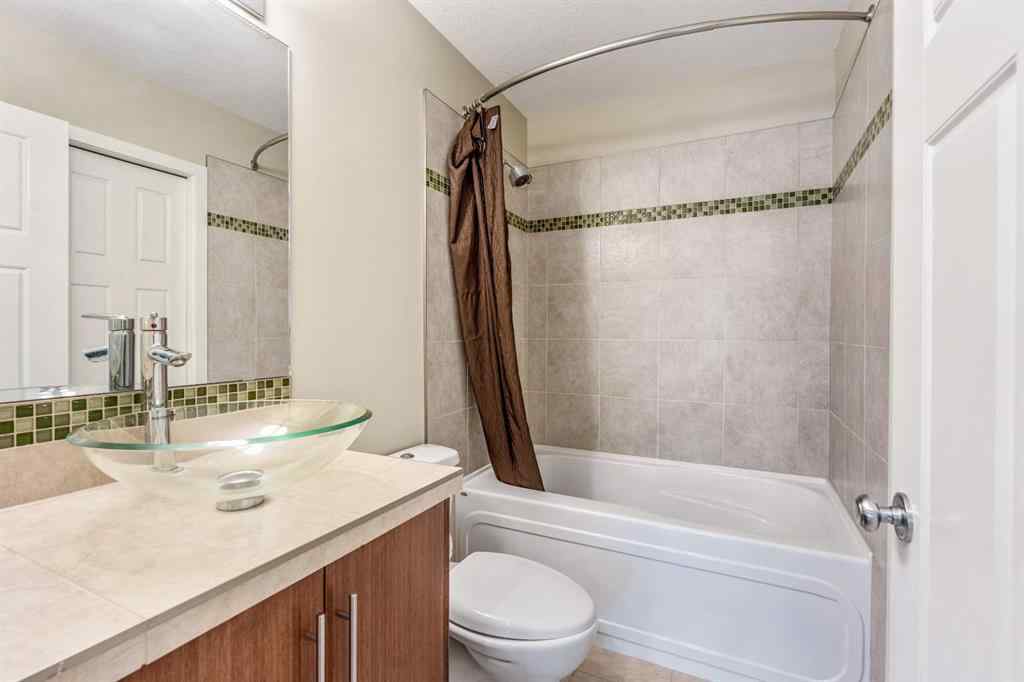 MLS® A2261488 - 609 Sunridge Crescent W in Sunridge Lethbridge, Residential