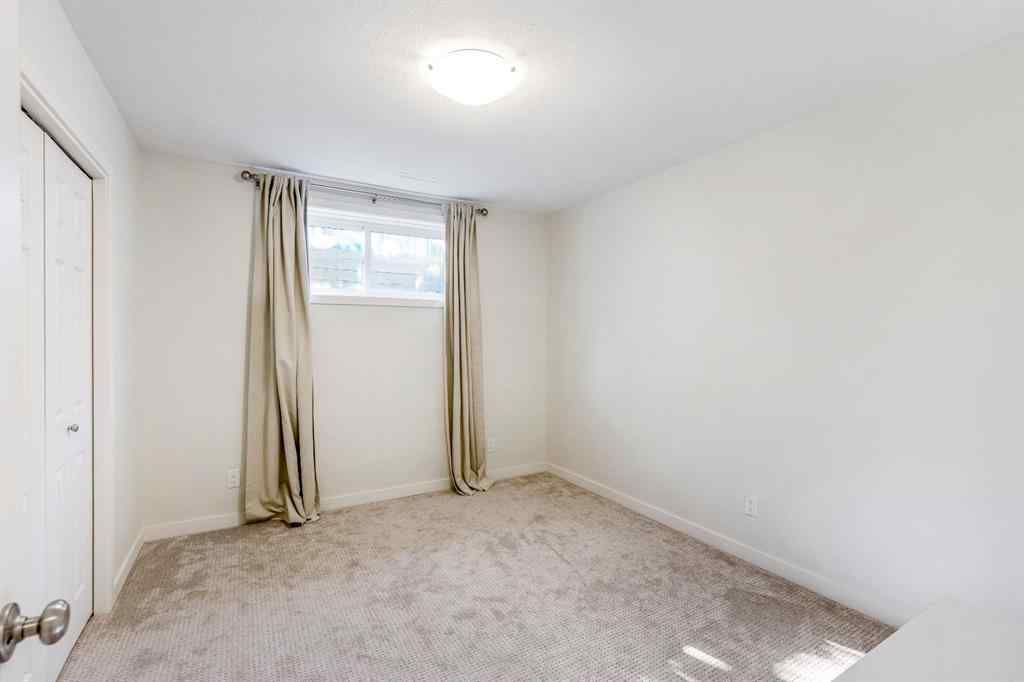 MLS® A2261488 - 609 Sunridge Crescent W in Sunridge Lethbridge, Residential