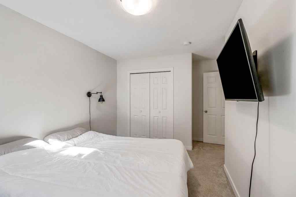 MLS® A2261488 - 609 Sunridge Crescent W in Sunridge Lethbridge, Residential