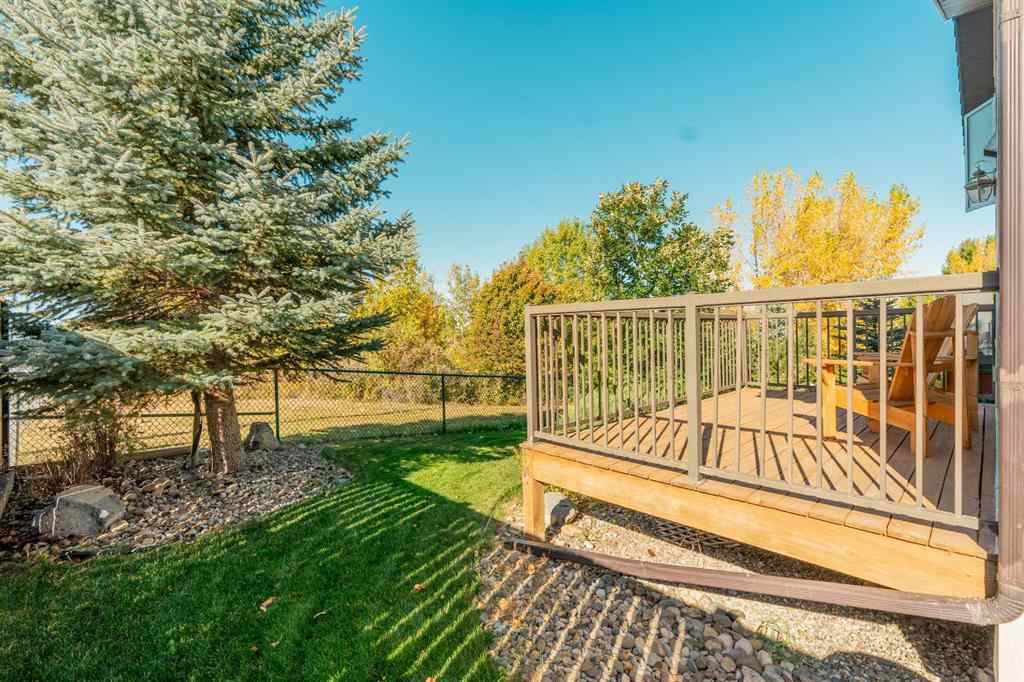 MLS® A2261488 - 609 Sunridge Crescent W in Sunridge Lethbridge, Residential