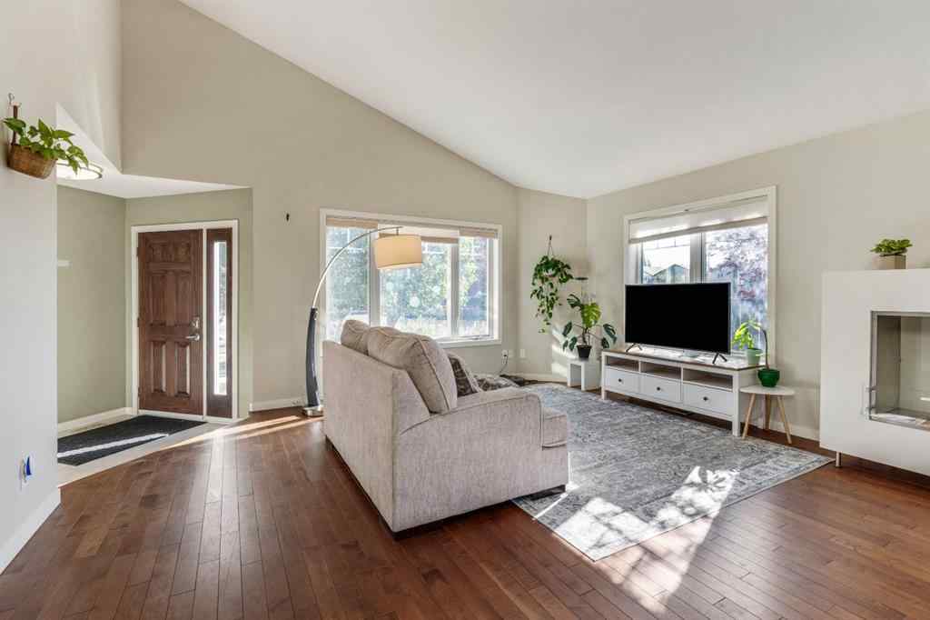 MLS® A2261488 - 609 Sunridge Crescent W in Sunridge Lethbridge, Residential