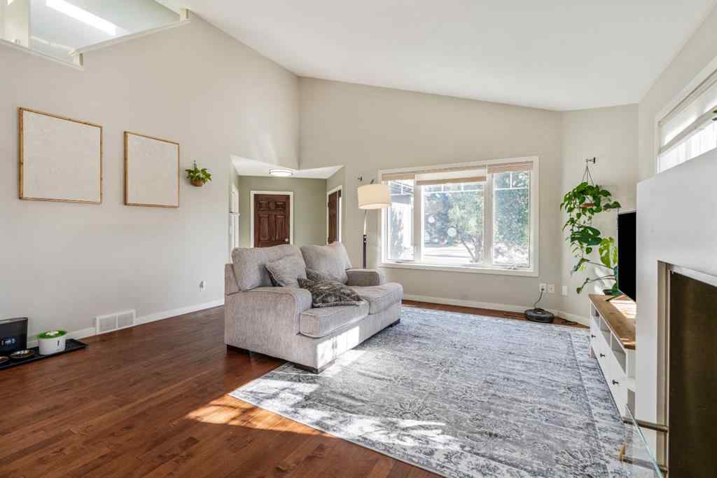 MLS® A2261488 - 609 Sunridge Crescent W in Sunridge Lethbridge, Residential