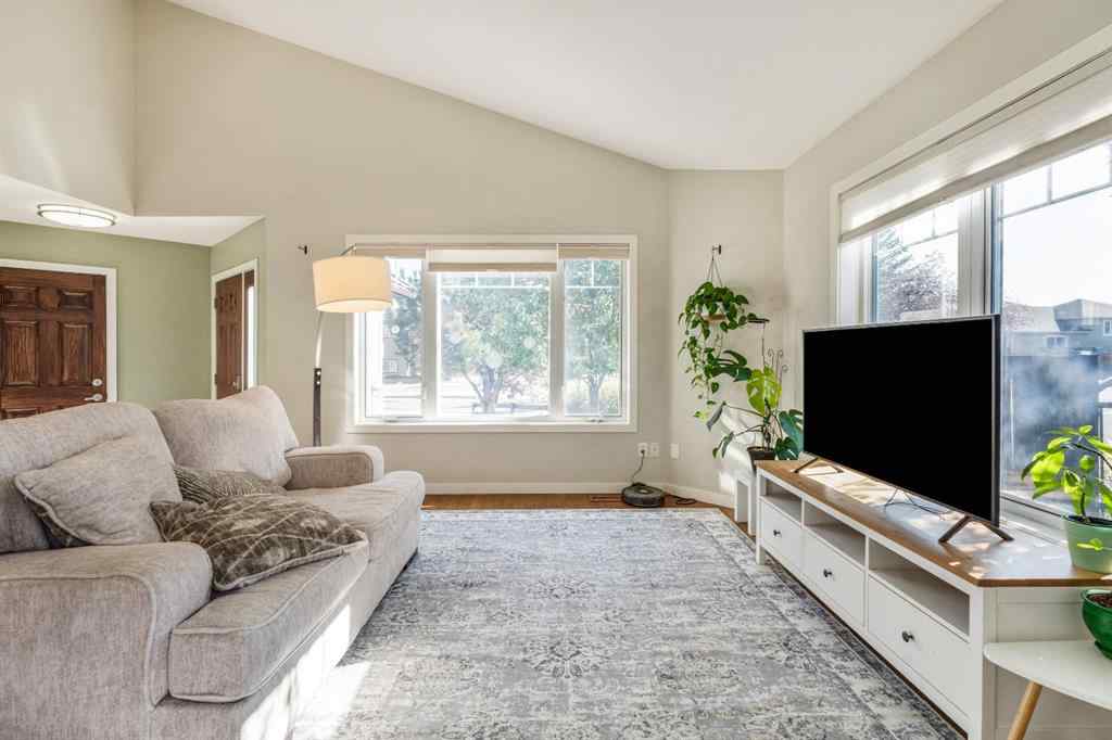 MLS® A2261488 - 609 Sunridge Crescent W in Sunridge Lethbridge, Residential