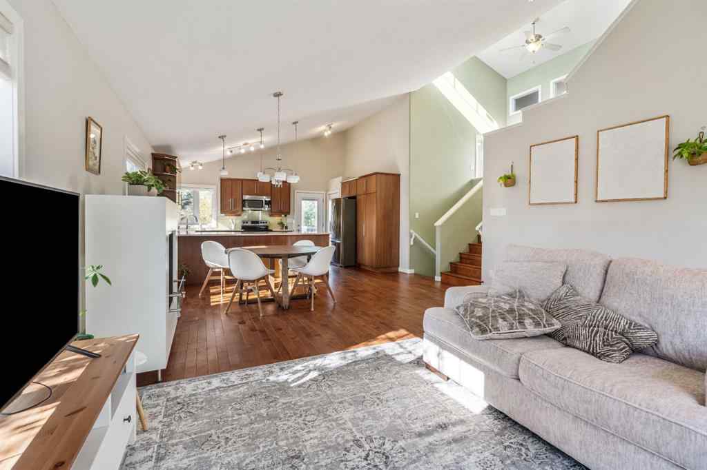 MLS® A2261488 - 609 Sunridge Crescent W in Sunridge Lethbridge, Residential