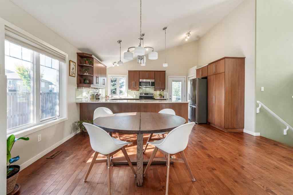 MLS® A2261488 - 609 Sunridge Crescent W in Sunridge Lethbridge, Residential