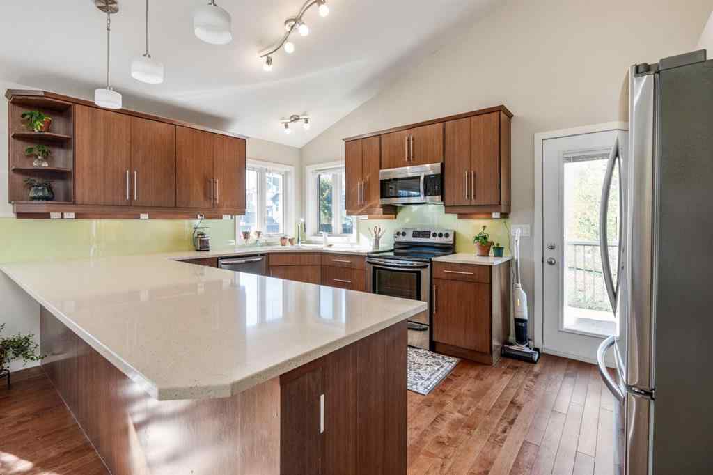 MLS® A2261488 - 609 Sunridge Crescent W in Sunridge Lethbridge, Residential