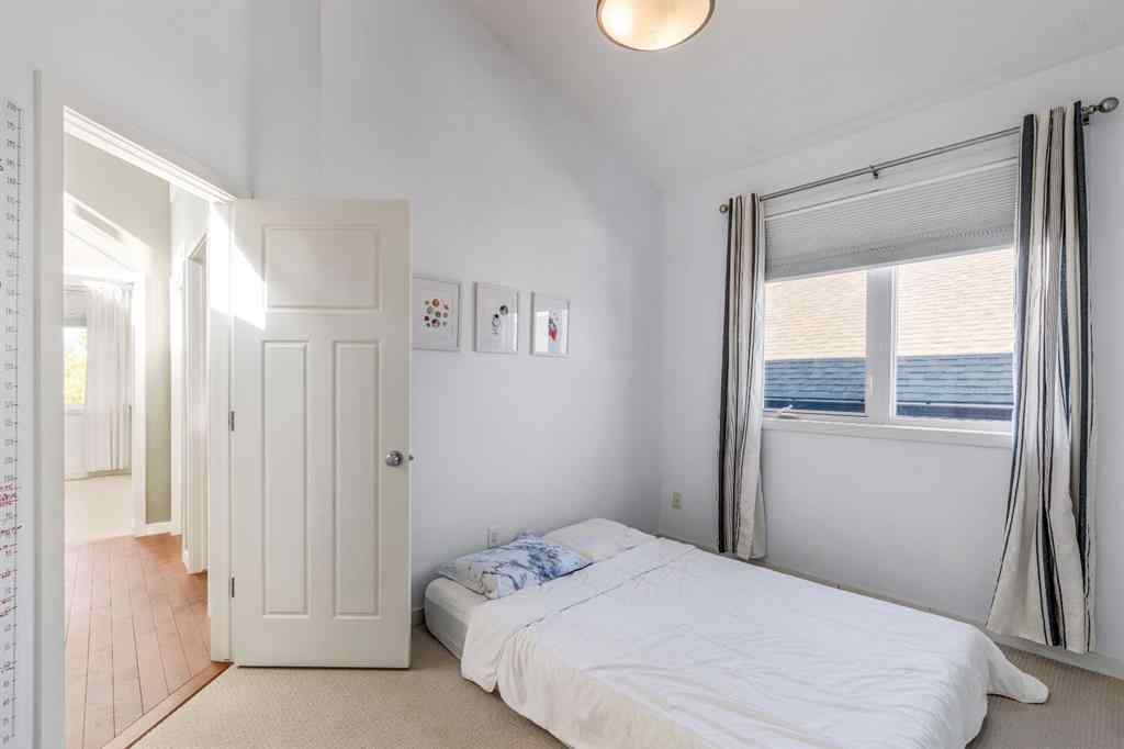 MLS® A2261488 - 609 Sunridge Crescent W in Sunridge Lethbridge, Residential