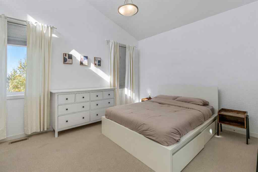 MLS® A2261488 - 609 Sunridge Crescent W in Sunridge Lethbridge, Residential