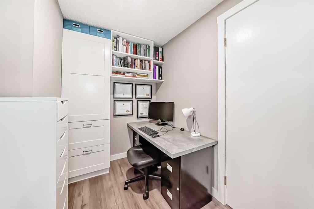 MLS® A2261494 - 6739 Coach Hill Road SW in Coach Hill Calgary, Residential