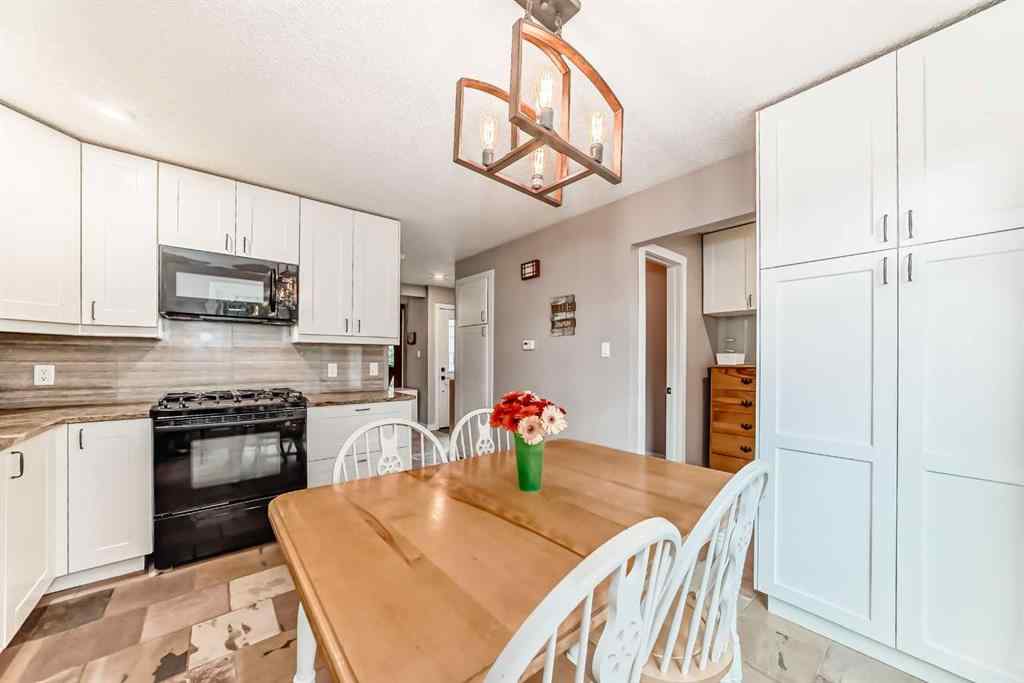 MLS® A2261494 - 6739 Coach Hill Road SW in Coach Hill Calgary, Residential
