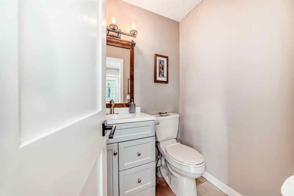 MLS® A2261494 - 6739 Coach Hill Road SW in Coach Hill Calgary, Residential