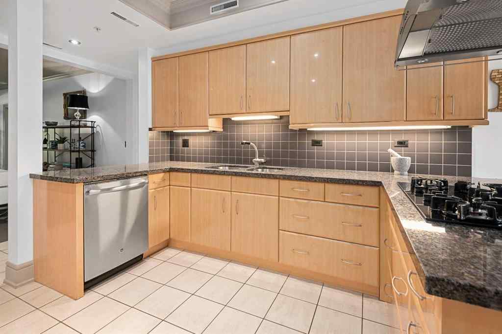 MLS® A2261502 - Unit #105 670 PRINCETON Way SW in Eau Claire Calgary, Residential