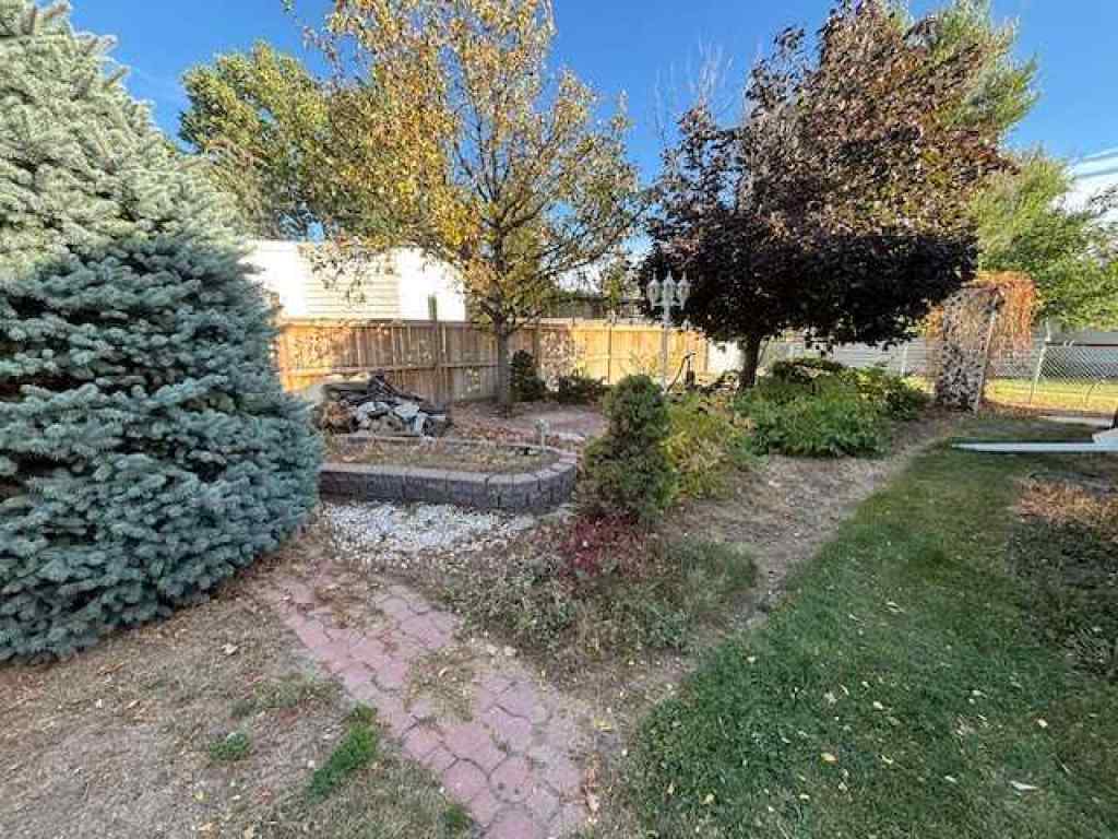 MLS® A2261504 - 15 Willow Road W in NONE Claresholm, Residential