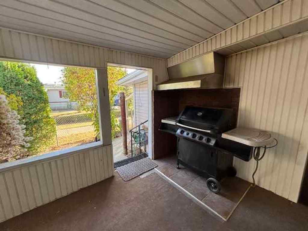 MLS® A2261504 - 15 Willow Road W in NONE Claresholm, Residential
