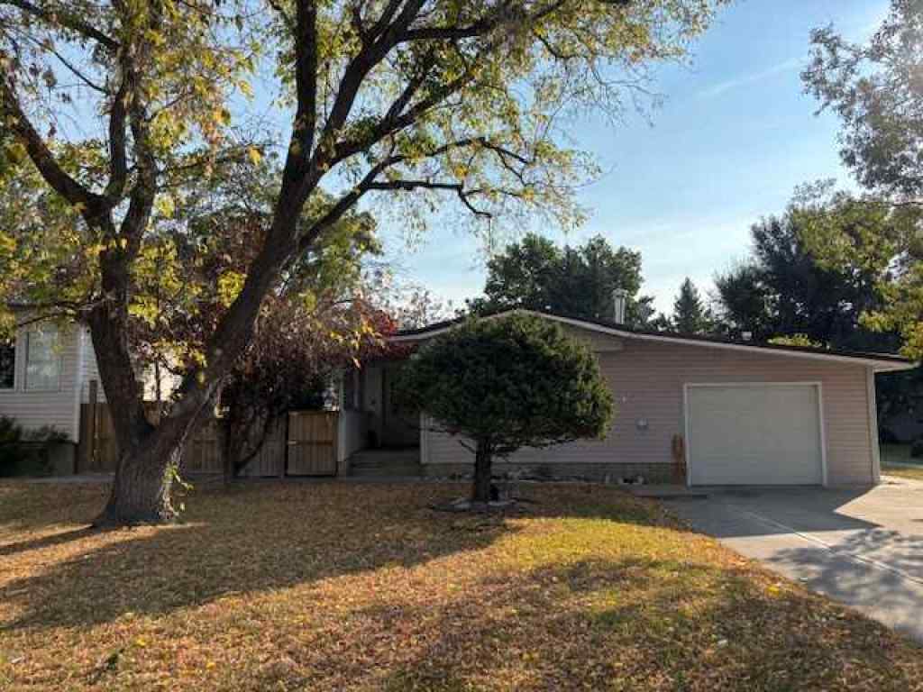 MLS® A2261504 - 15 Willow Road W in NONE Claresholm, Residential