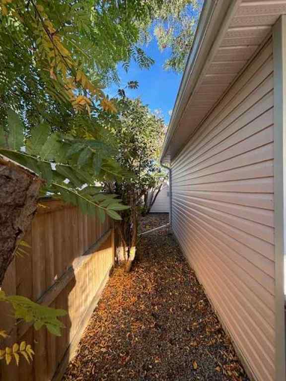 MLS® A2261504 - 15 Willow Road W in NONE Claresholm, Residential