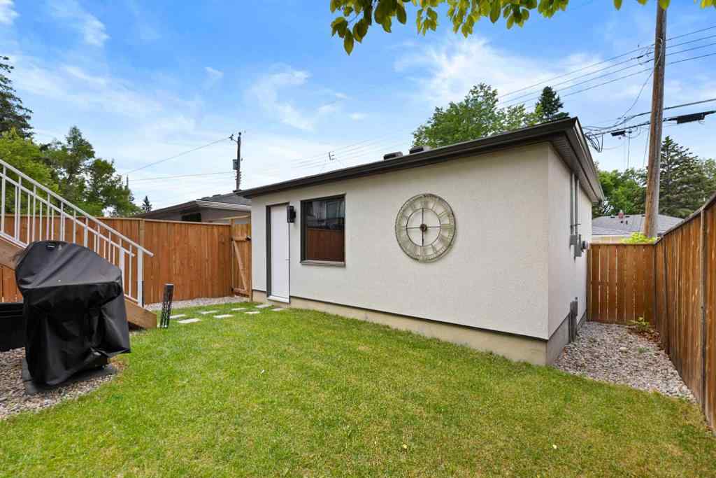 MLS® A2261505 - 3505 41 Street SW in Glenbrook Calgary, Residential