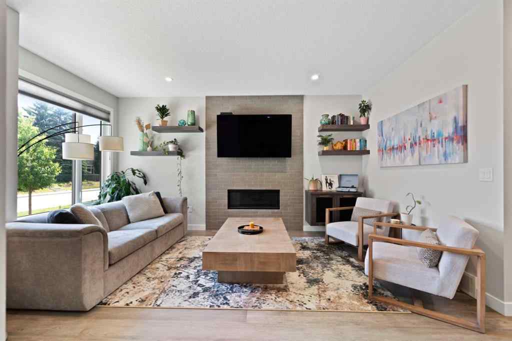 MLS® A2261505 - 3505 41 Street SW in Glenbrook Calgary, Residential