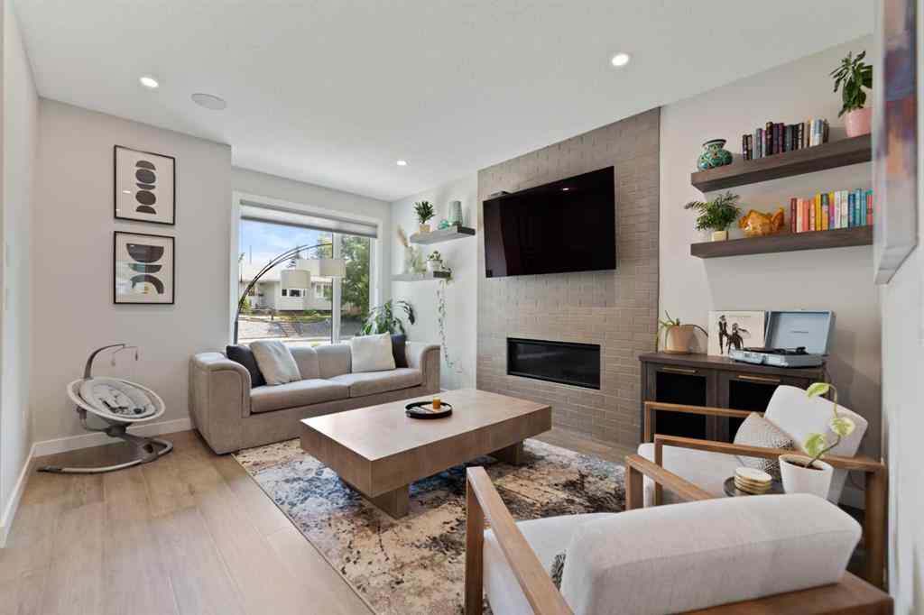 MLS® A2261505 - 3505 41 Street SW in Glenbrook Calgary, Residential