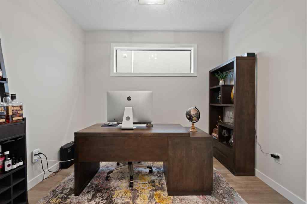 MLS® A2261505 - 3505 41 Street SW in Glenbrook Calgary, Residential