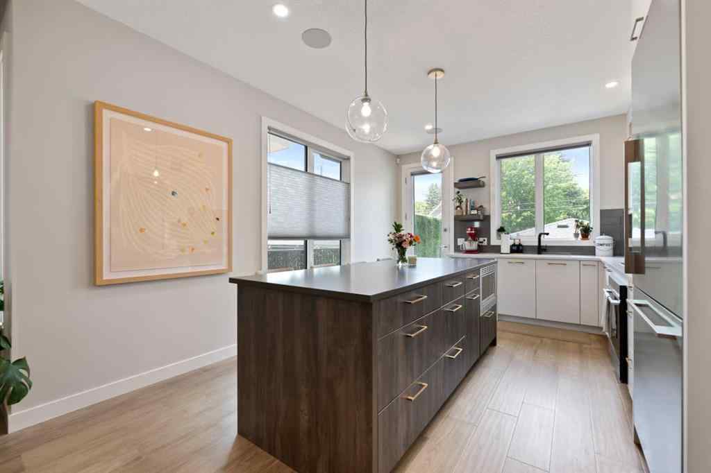 MLS® A2261505 - 3505 41 Street SW in Glenbrook Calgary, Residential