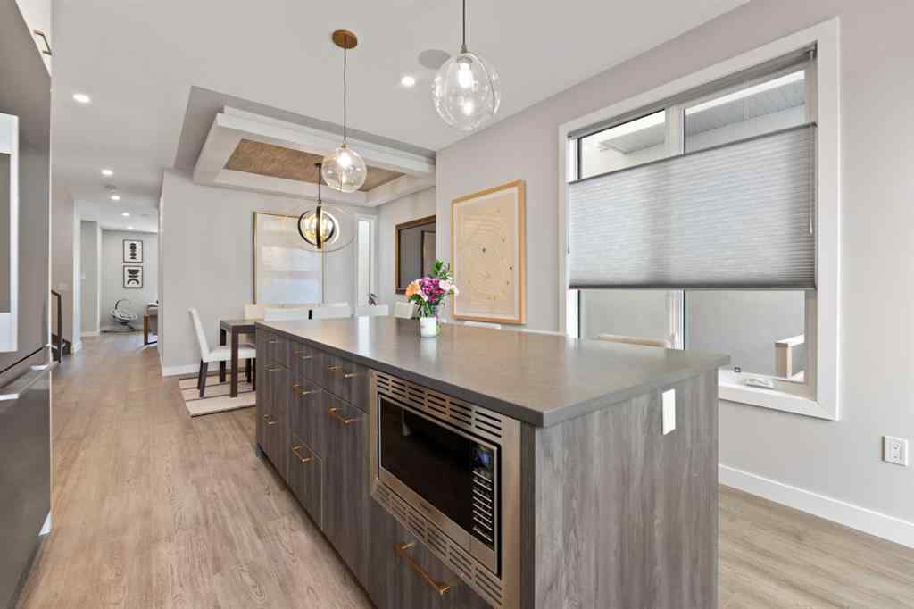 MLS® A2261505 - 3505 41 Street SW in Glenbrook Calgary, Residential