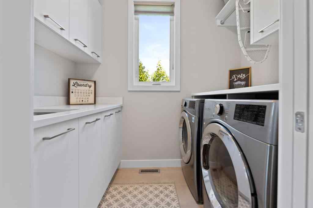 MLS® A2261505 - 3505 41 Street SW in Glenbrook Calgary, Residential