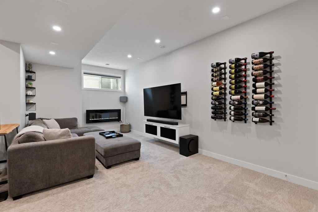 MLS® A2261505 - 3505 41 Street SW in Glenbrook Calgary, Residential