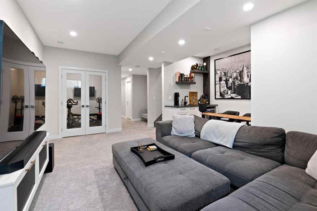 MLS® A2261505 - 3505 41 Street SW in Glenbrook Calgary, Residential