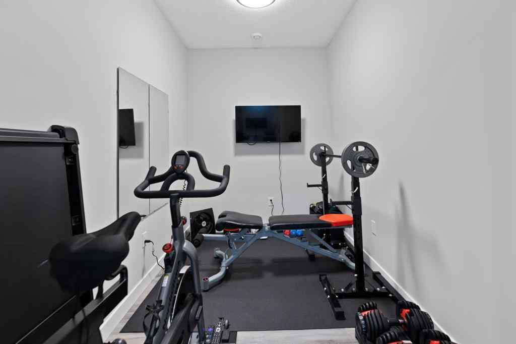 MLS® A2261505 - 3505 41 Street SW in Glenbrook Calgary, Residential