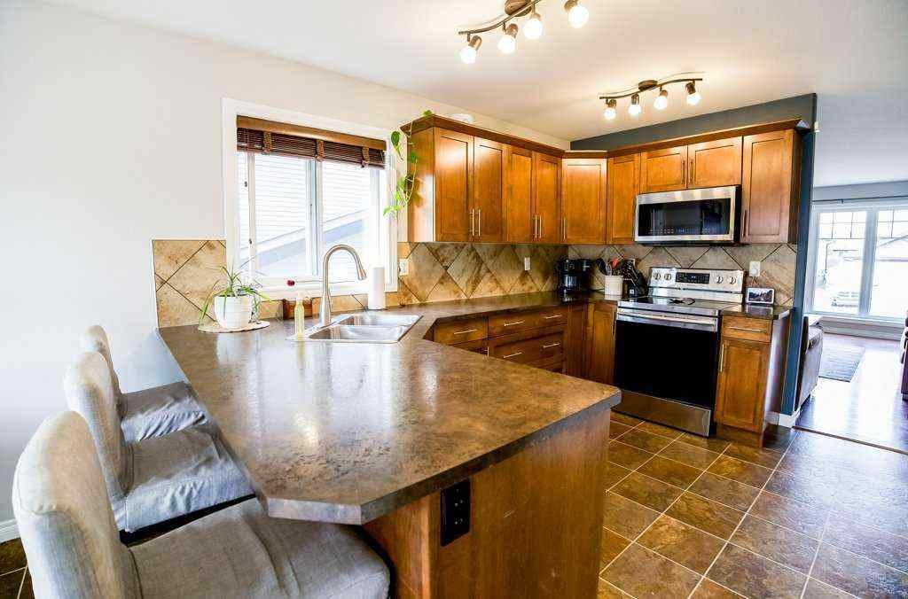 MLS® A2261518 - 6 Coachill Street  in Cottonwood Estates Blackfalds, Residential