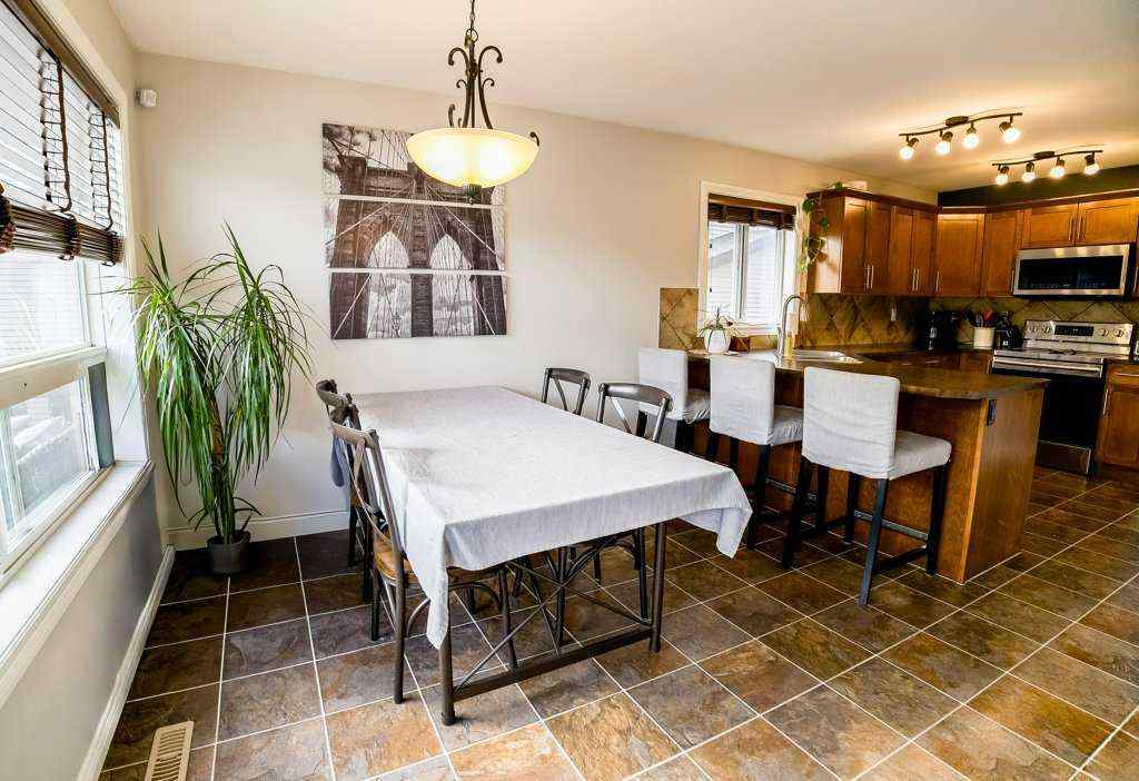 MLS® A2261518 - 6 Coachill Street  in Cottonwood Estates Blackfalds, Residential