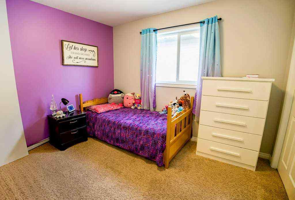 MLS® A2261518 - 6 Coachill Street  in Cottonwood Estates Blackfalds, Residential