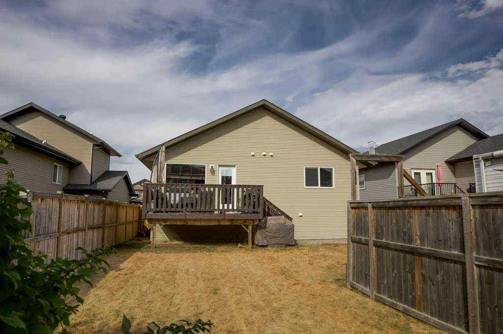 MLS® A2261518 - 6 Coachill Street  in Cottonwood Estates Blackfalds, Residential