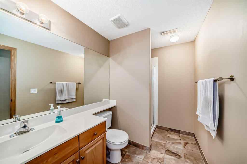 MLS® A2261519 - 1619 Thorburn Drive SE in Thorburn Airdrie, Residential