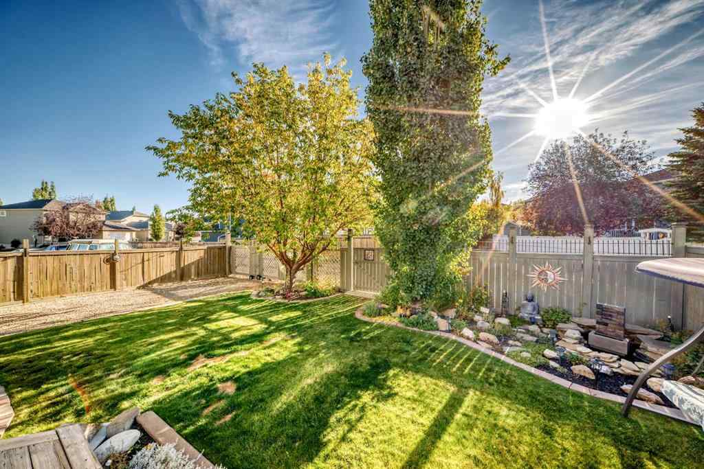 MLS® A2261519 - 1619 Thorburn Drive SE in Thorburn Airdrie, Residential