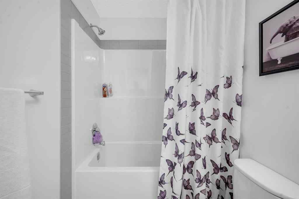 MLS® A2261527 - 18 Wolf Creek Rise SE in Wolf Willow Calgary, Residential