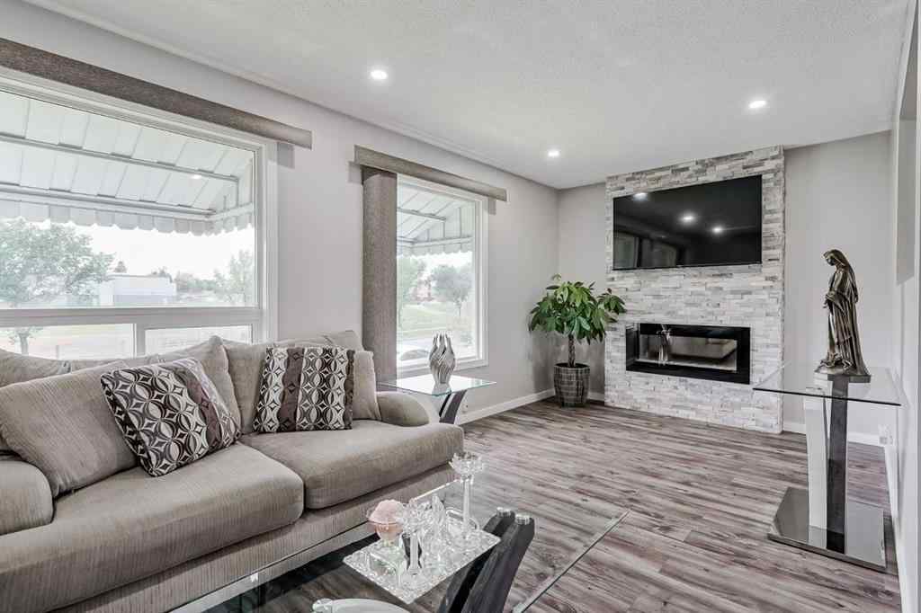 MLS® A2261532 - 4108 Marlborough Drive NE in Marlborough Calgary, Residential