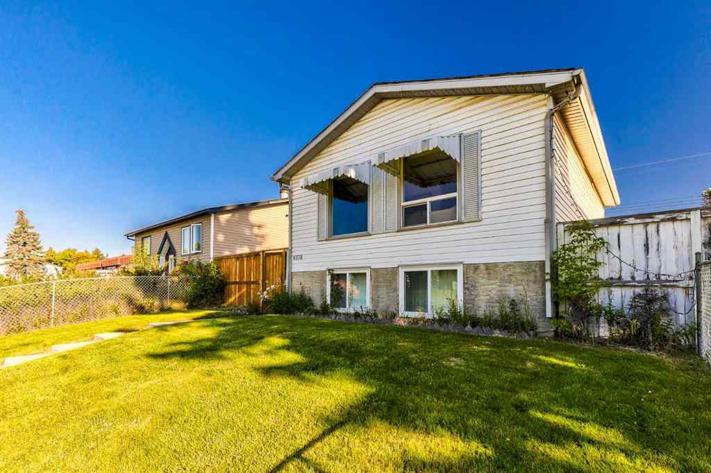 MLS® A2261532 - 4108 Marlborough Drive NE in Marlborough Calgary, Residential