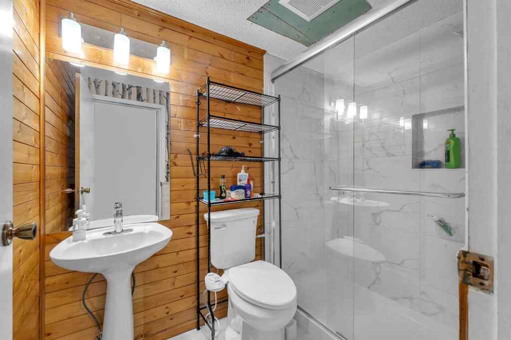 MLS® A2261533 - 233081 Glenmore View Road  in Glenmore Views Rural Rocky View County, Residential