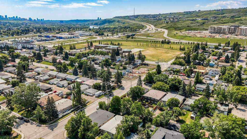 MLS® A2261534 - 7418 36 Avenue NW in Bowness Calgary, Residential